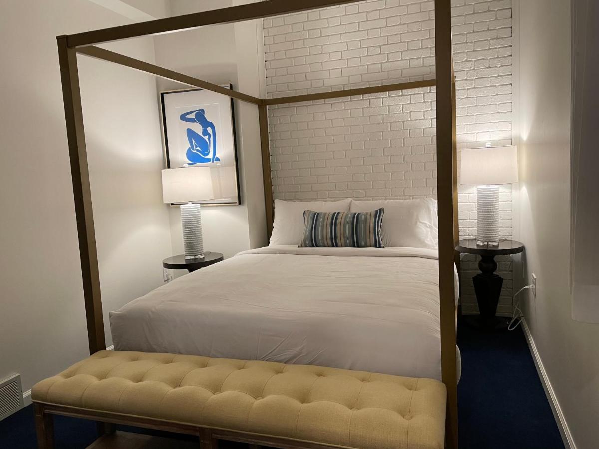 אלבני The Argus Hotel & Cocktail Lounge מראה חיצוני תמונה