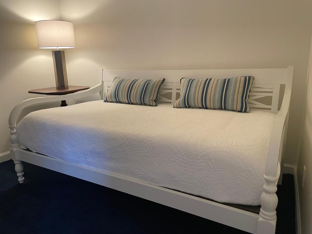 אלבני The Argus Hotel & Cocktail Lounge מראה חיצוני תמונה